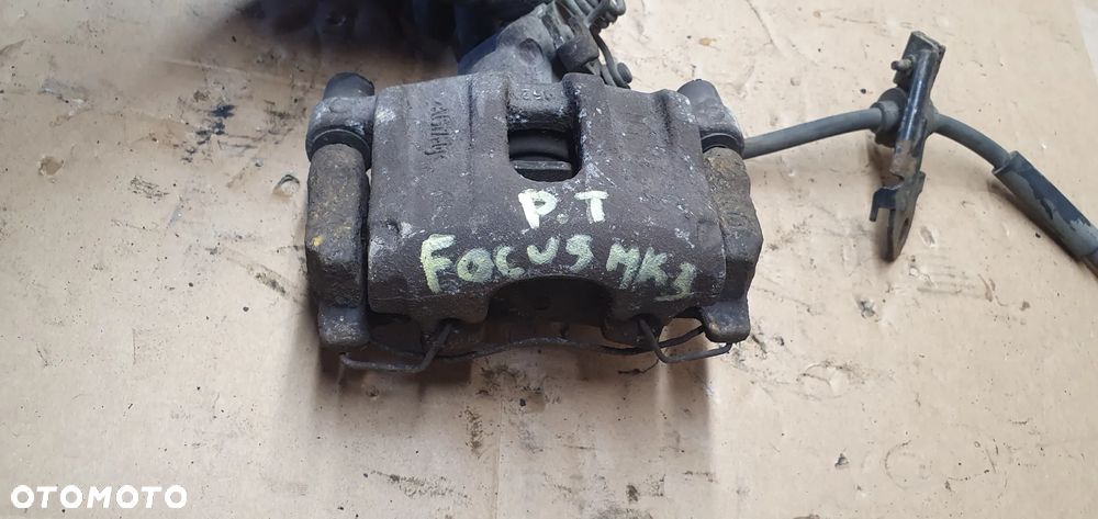 Zacisk hamulcowy prawy tył tylny prawy Ford Focus MK3 Kombi - 2