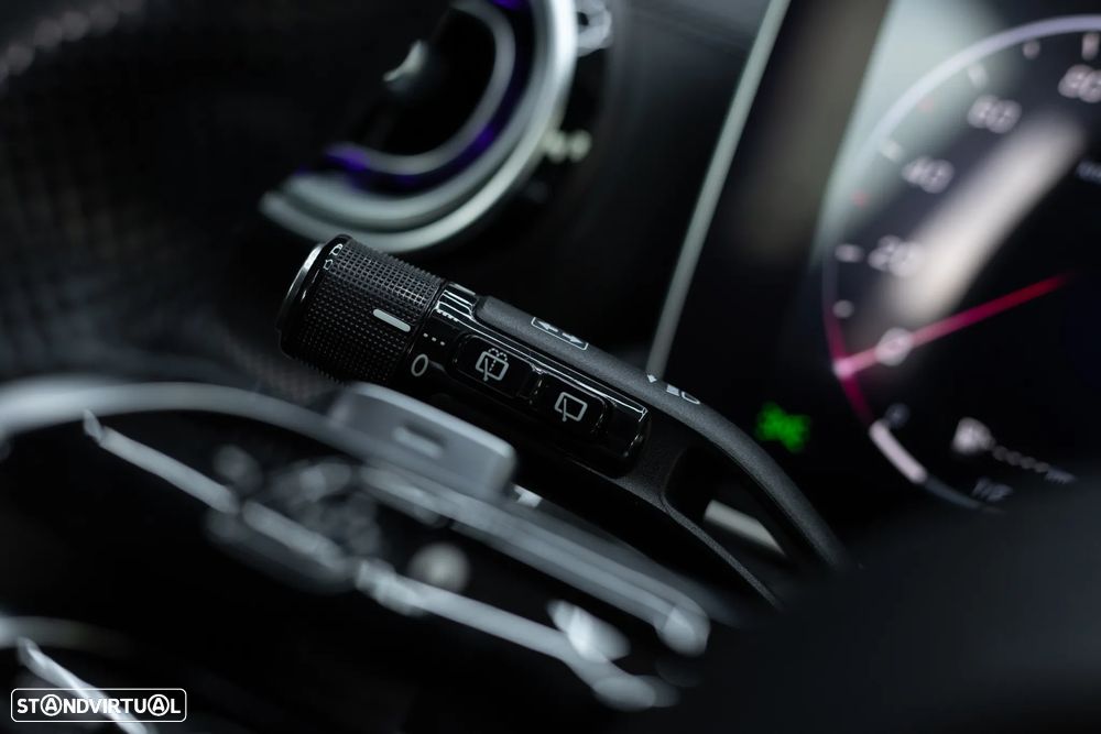 Mercedes-Benz C 300 e AMG Line - 32