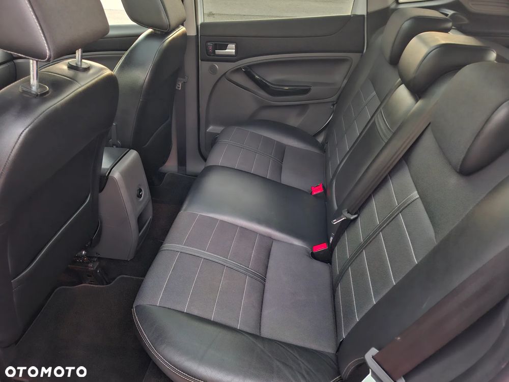 Ford Kuga 2.0 TDCi 4x4 Titanium - 20