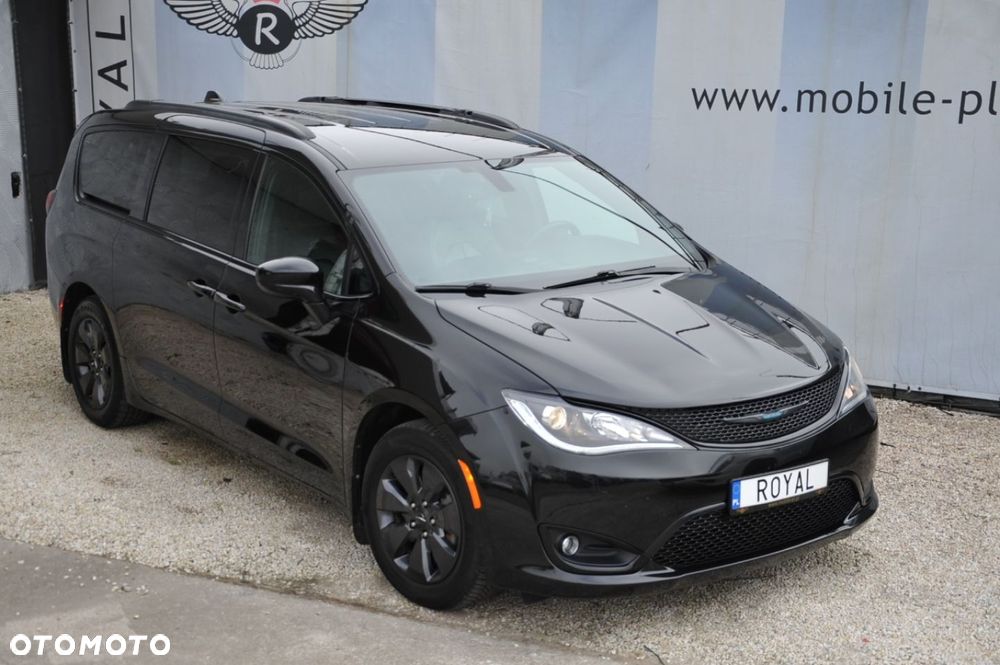 Chrysler Pacifica - 8