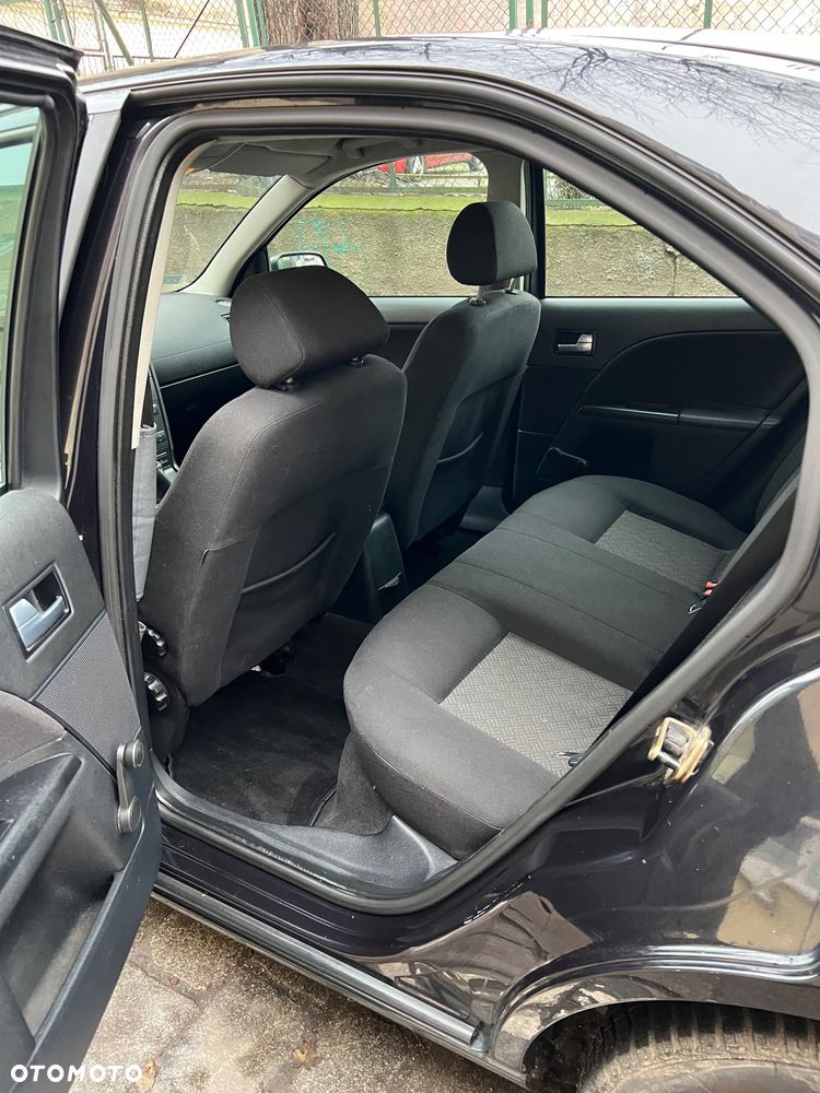 Ford Mondeo 2.0 TDDi Ambiente - 10