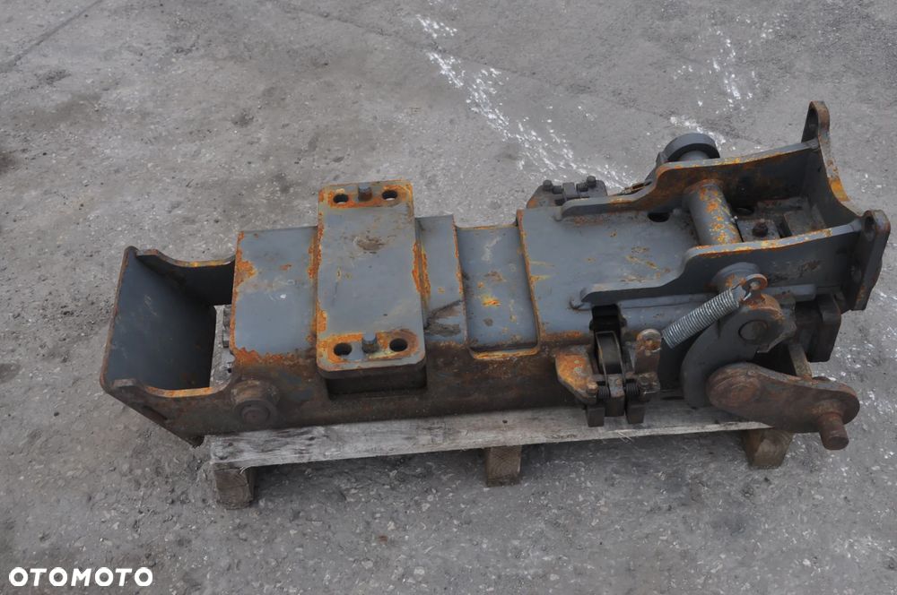 ZACZEP DOLNY MASSEY FERGUSON 7480 6480 6485 - 5