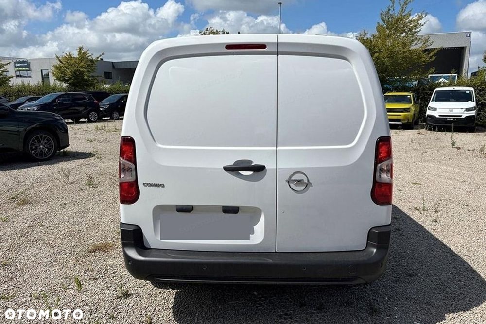 Opel Combo Van L2H1 130KM AT8 1.5 130KM - 6