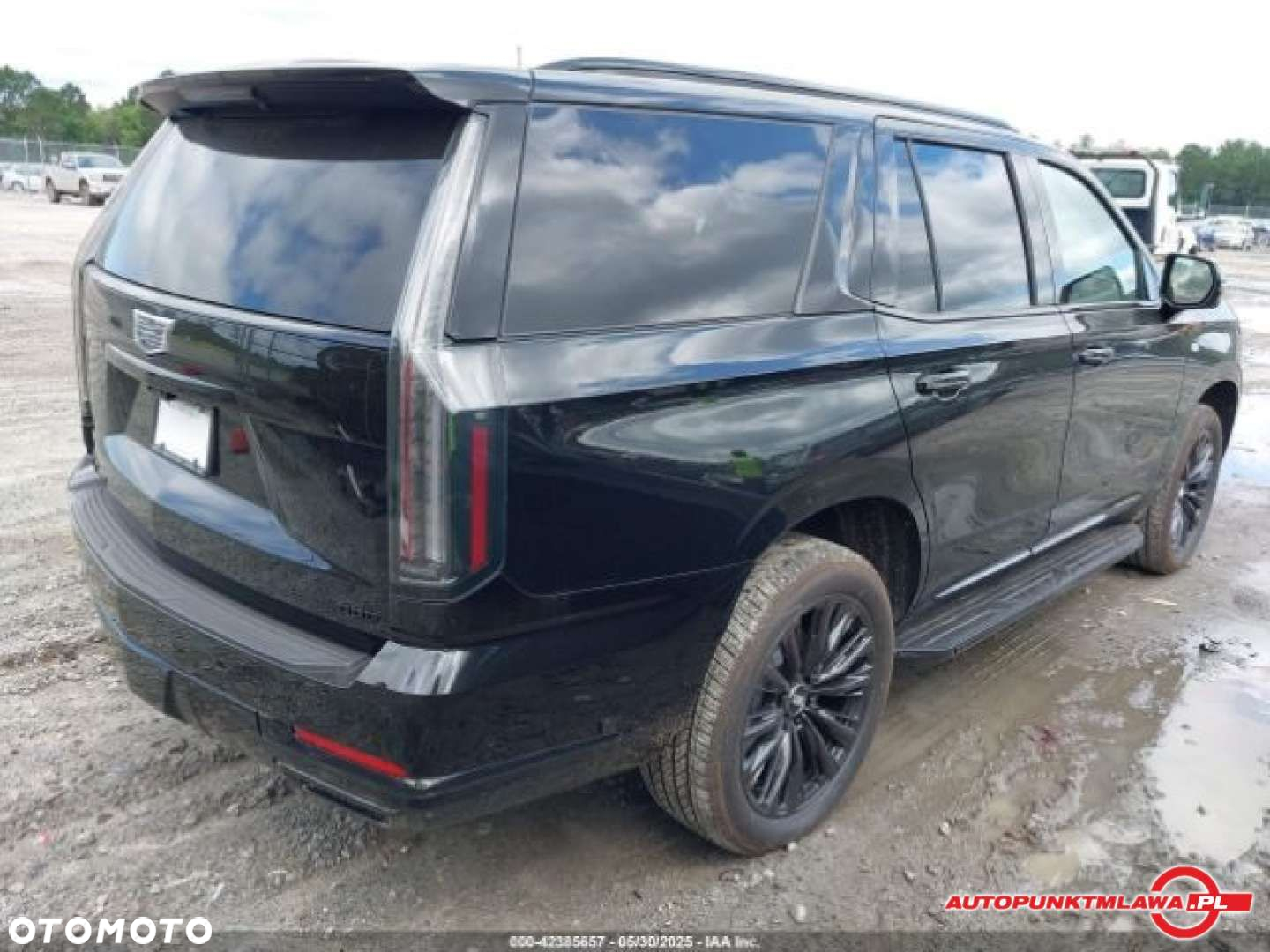 Cadillac Escalade - 4