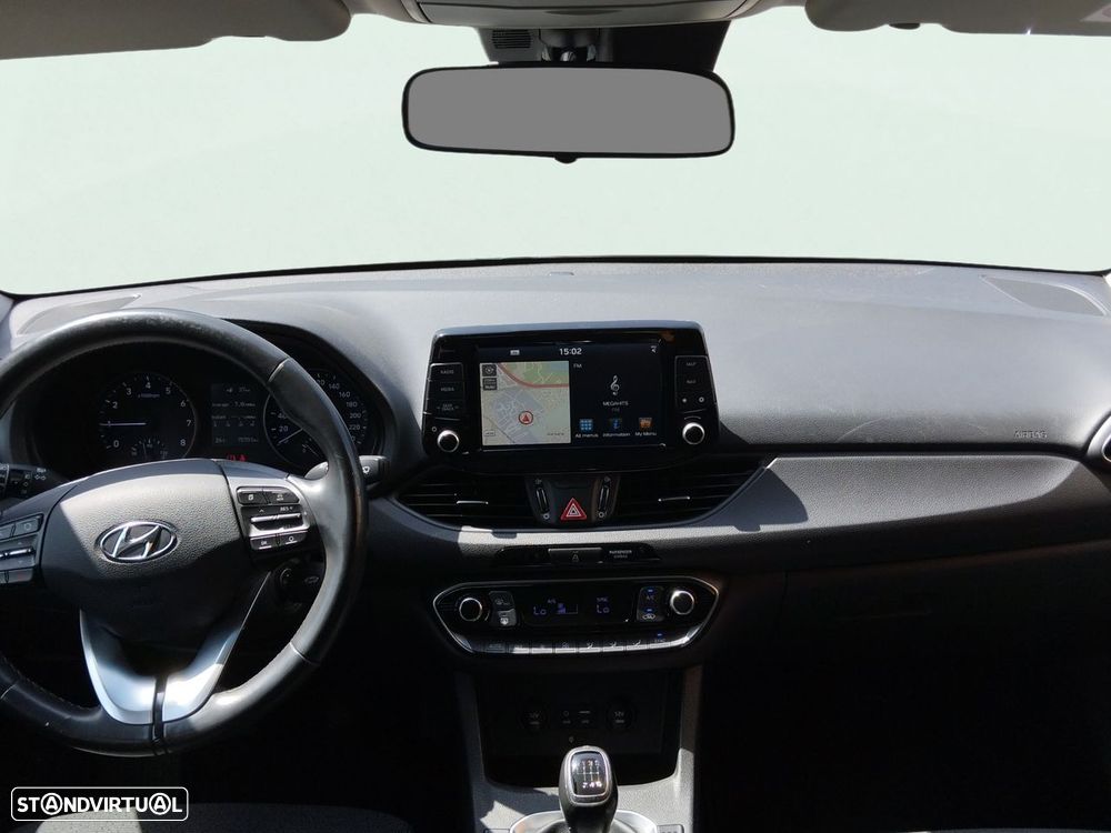 Hyundai i30 Fastback - 11