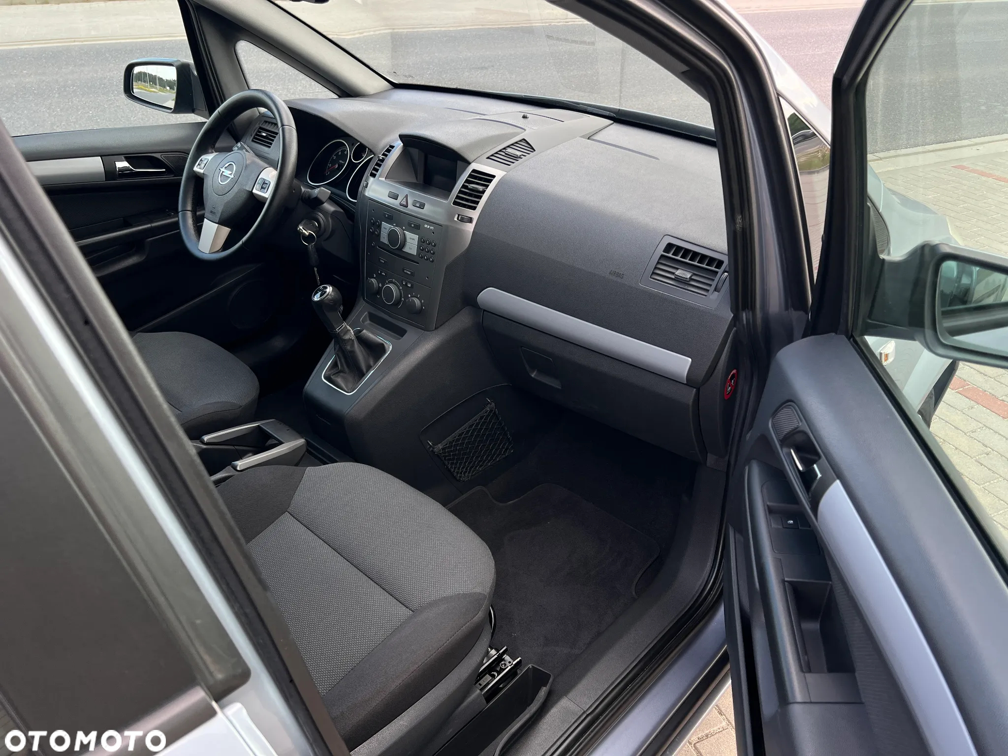 Opel Zafira 1.8 Elegance - 10