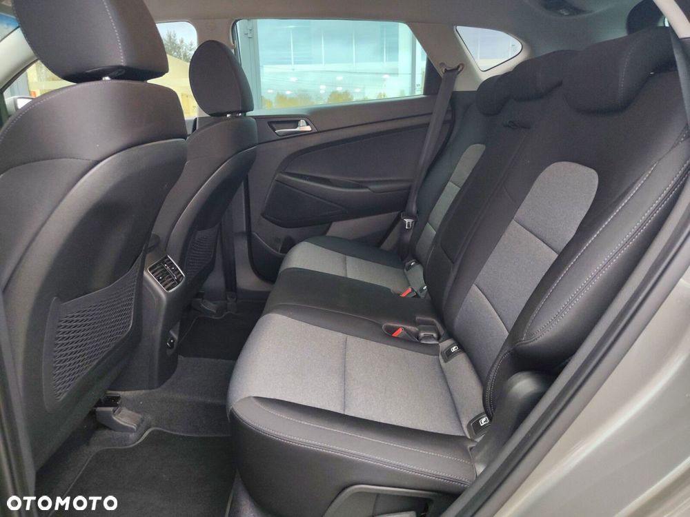 Hyundai Tucson 1.6 GDI BlueDrive Comfort 2WD - 24