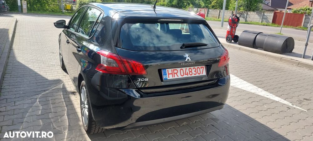 Peugeot 308 1.2 L PureTech Turbo Active - 3