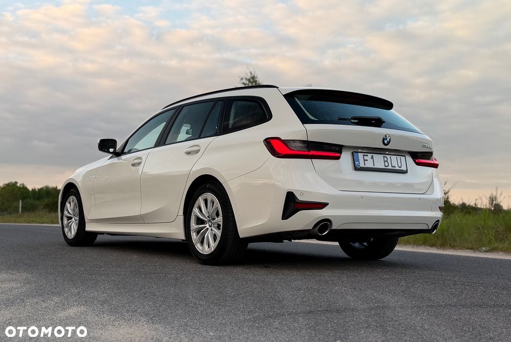 BMW Seria 3 320d MHEV Sport Line - 4