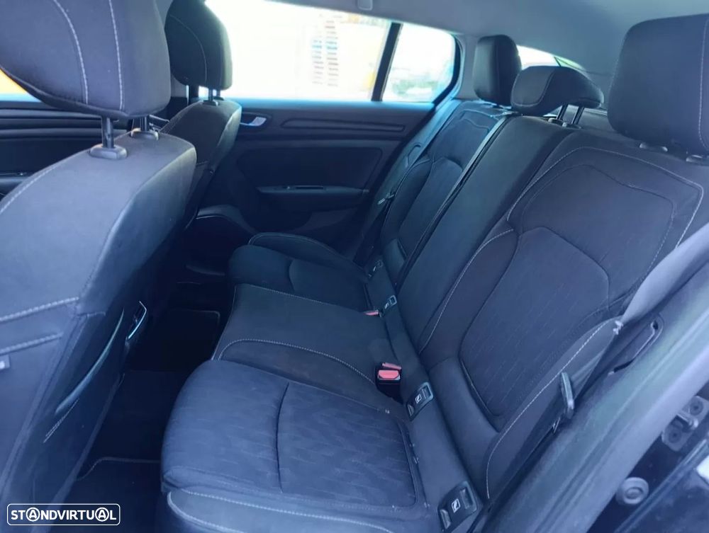 Renault Mégane Sport Tourer 1.5 Blue dCi Limited — fotografia 16