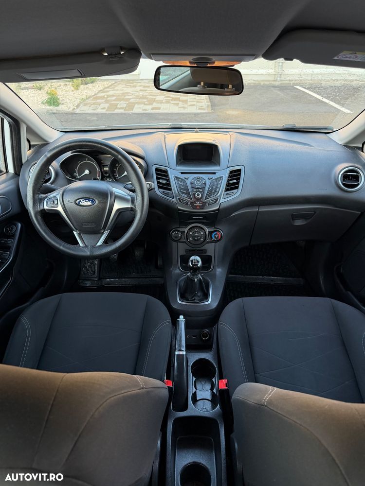 Ford Fiesta 1.5 TDCi Ambiente - 10