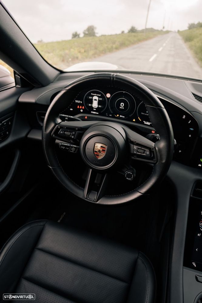 Porsche Taycan Sport Turismo - 18