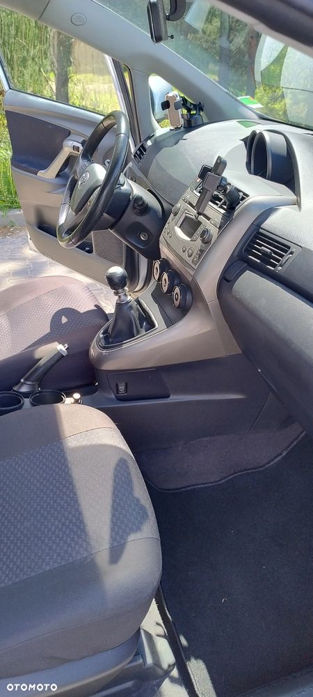 Toyota Verso 1.8 Sol 7os - 19