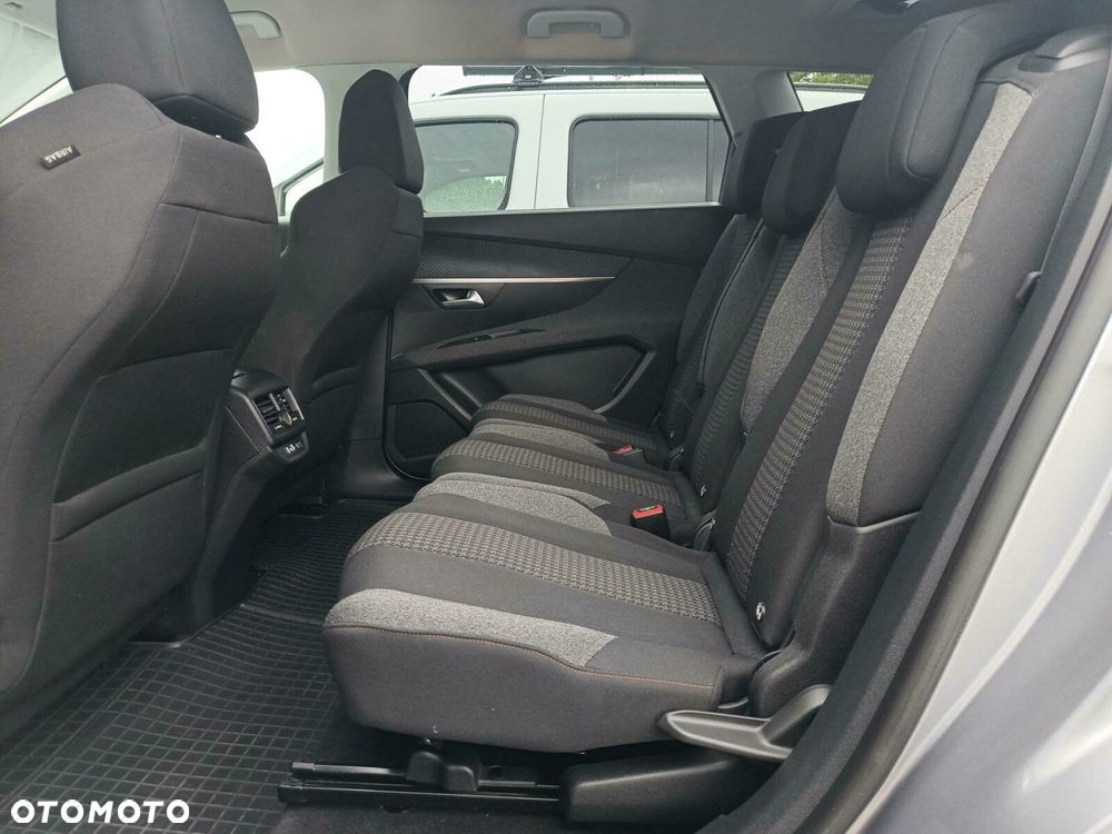 Peugeot 5008 - 21