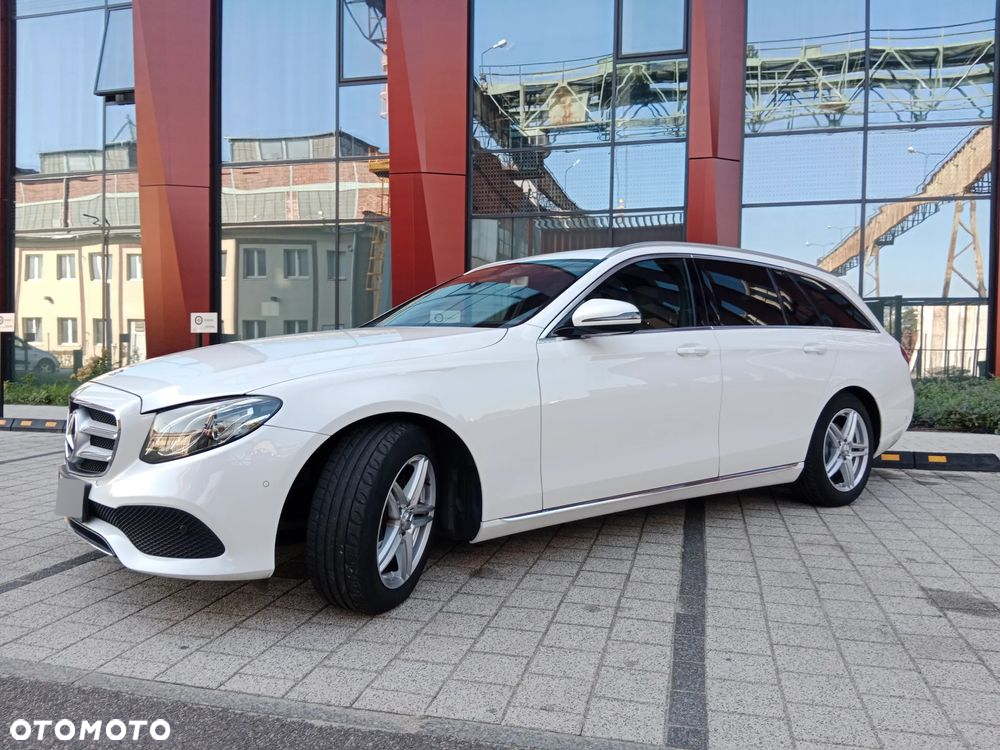 Mercedes-Benz Klasa E 220 d T 9G-TRONIC Avantgarde - 6