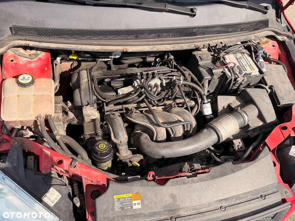 Ford Focus 1.6 Ambiente - 9