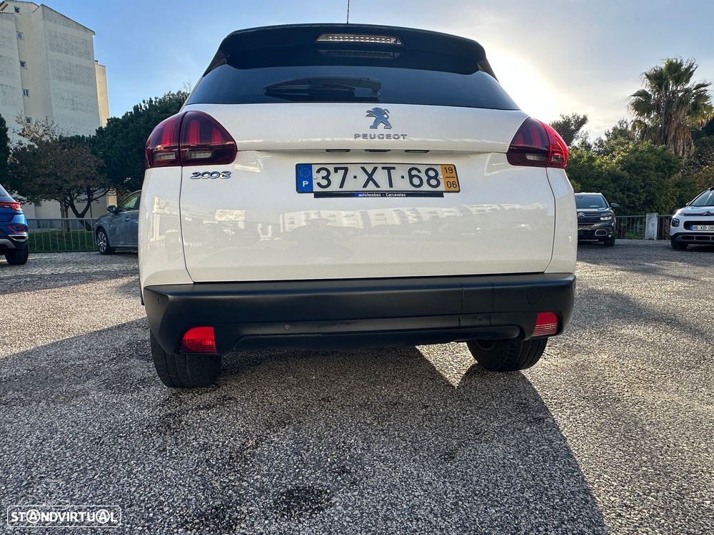 Peugeot 2008 1.2 PureTech Signature - 4