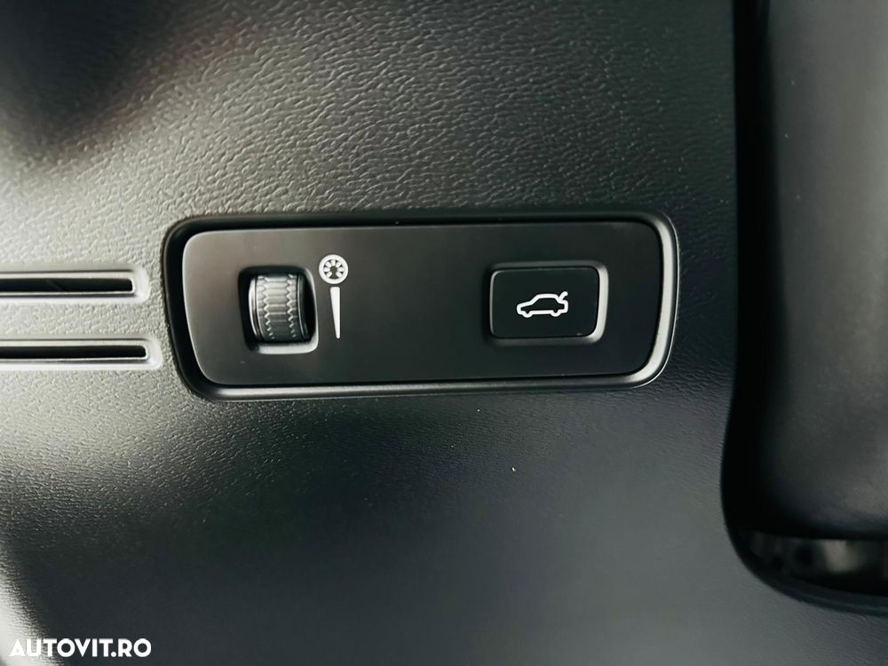 Volvo XC 40 T3 Momentum - 14