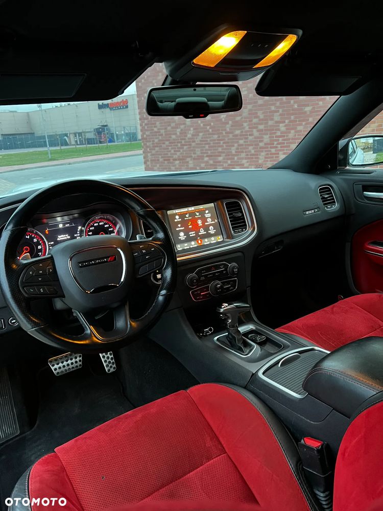 Dodge Charger 6.4 Scat Pack - 11