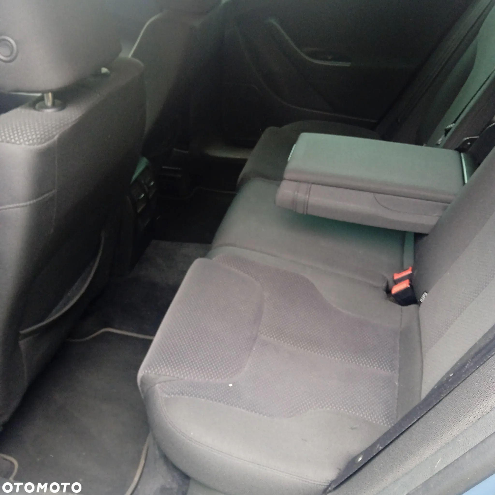 Volkswagen Passat 1.6 TDI DPF BlueMot Comfortline - 8