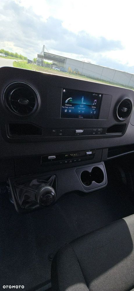 Mercedes-Benz Sprinter - 24