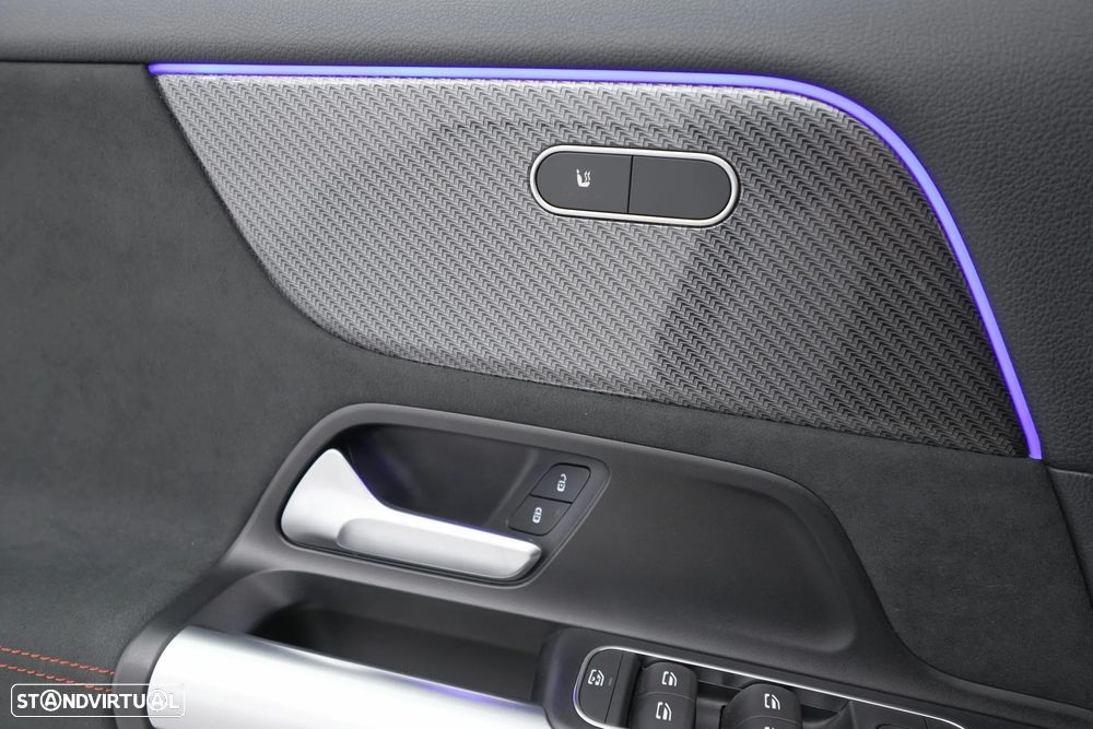 Mercedes-Benz GLA 180 d AMG Line - 20