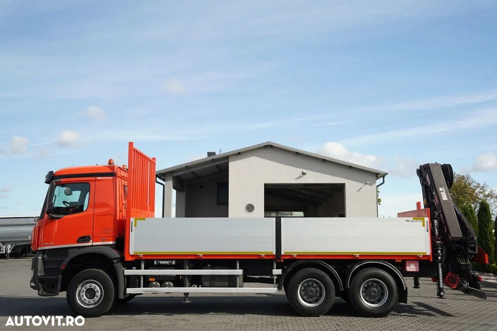Mercedes-Benz AROCS 2640 / 6x4 / CAROSERIE BALANȚĂ - 6,5 M / MACARA HIAB X-HIDUO 188 ES-5 / CAPACITATE MAXIMĂ DE RIDICARE: 5.200 KG / ROTATOARE / TELECOMANDĂ / PODEA RESISTENTĂ / TRANSMISIE AUTOMATĂ - 10