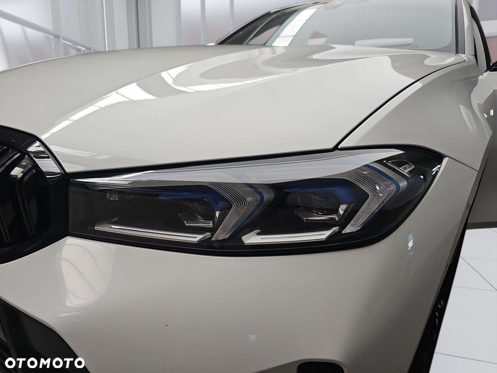 BMW Seria 3 320i - 33