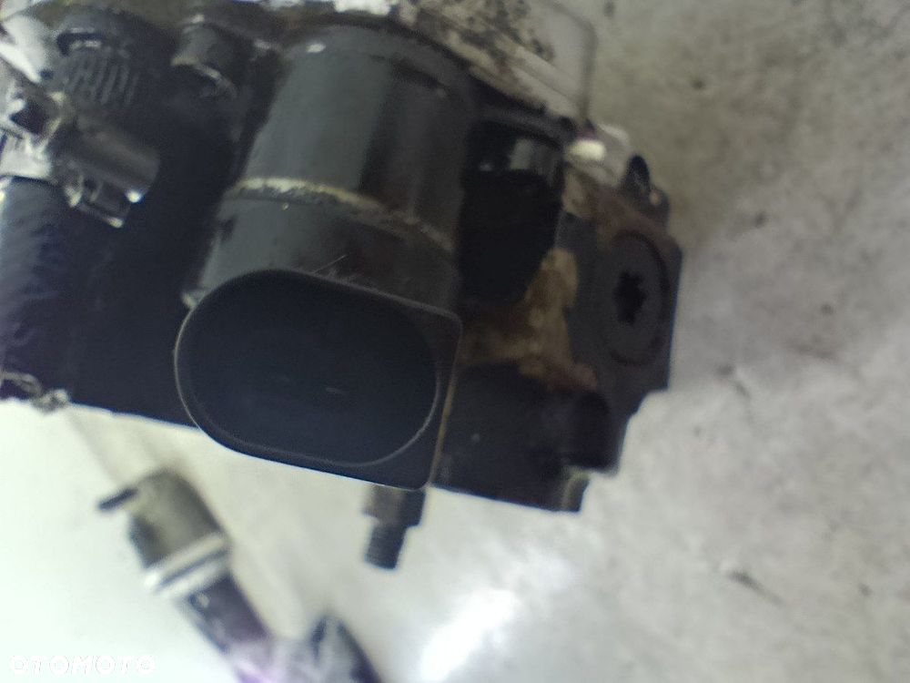 POMPA WTRYSKOWA BMW 3 E46 FL 7788670 0445010045  BOSCH 2.0 D 320d - 3