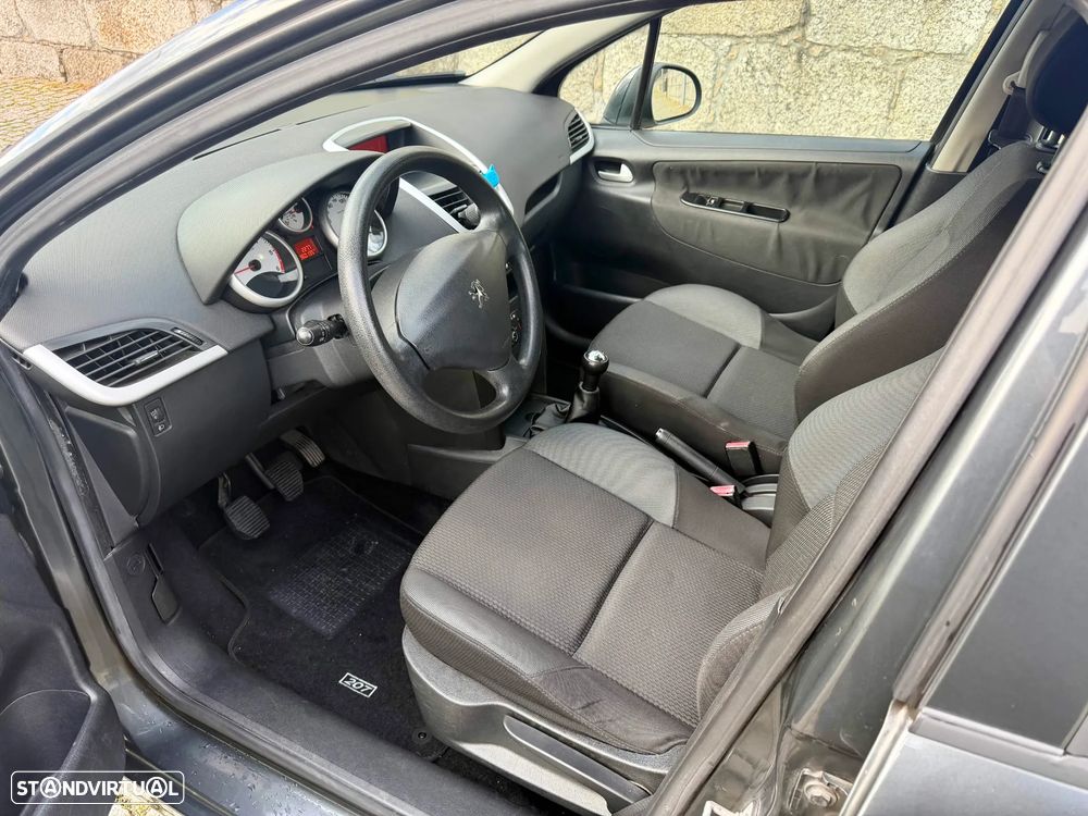 Peugeot 207 1.4 HDi Premium - 14