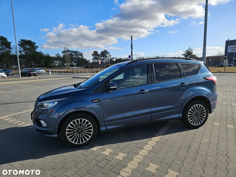 Ford Kuga - 1