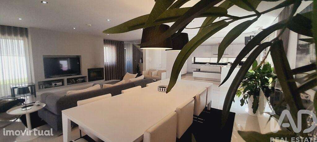 Casa / Villa T3 em Guilhadeses e Santar de 220,00 m2 - Grande imagem: 5/27