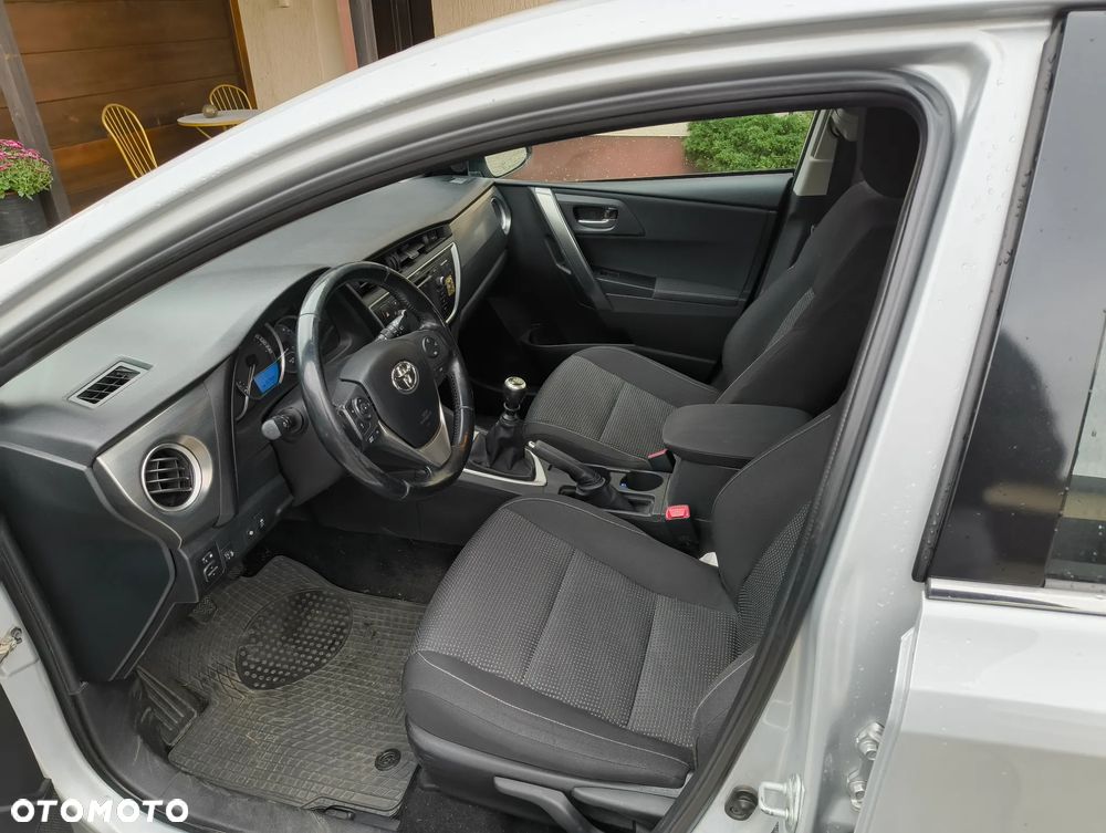 Toyota Auris 1.6 Active - 9