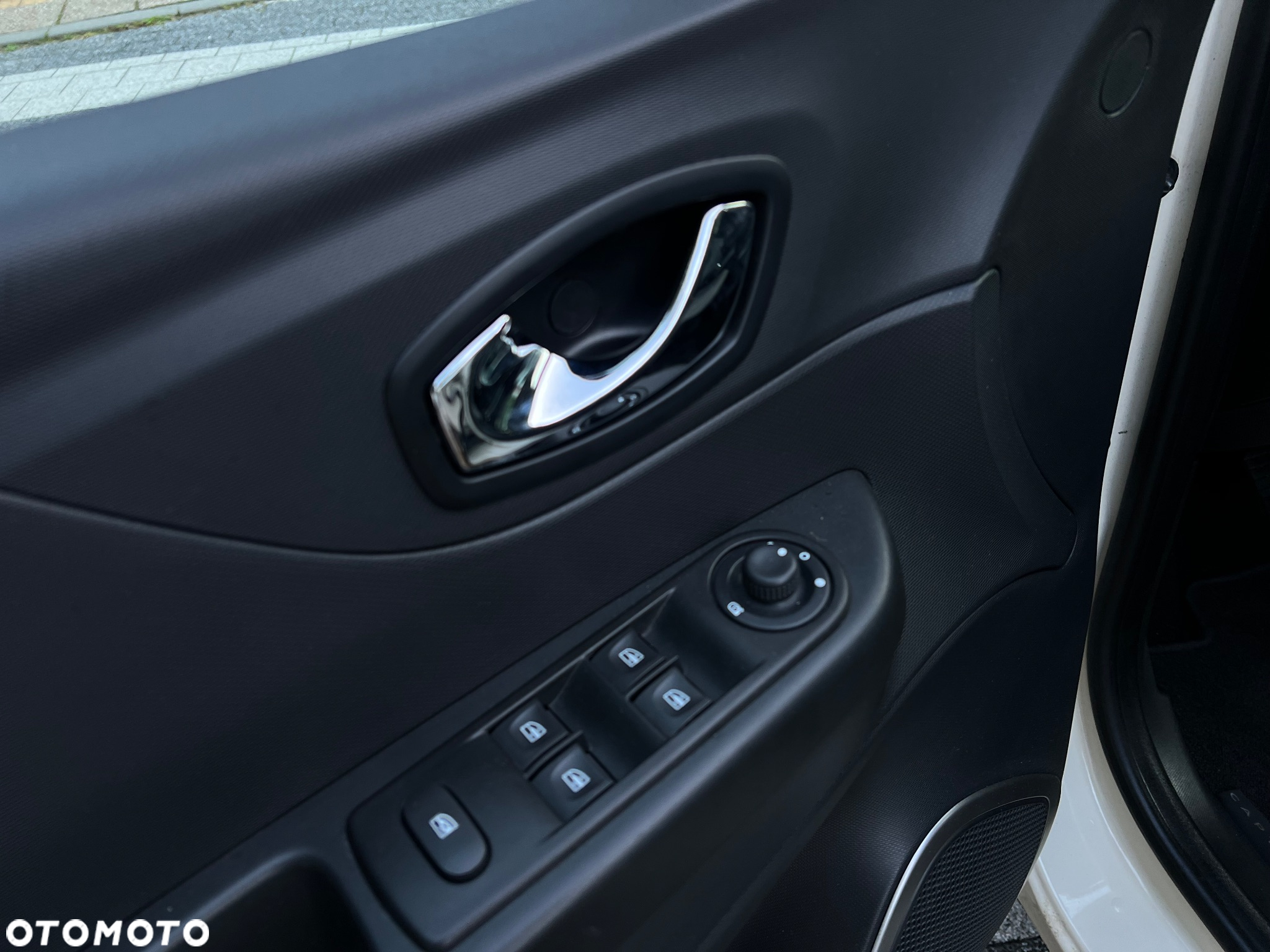 Renault Captur (ENERGY) TCe 90 LIMITED - 27