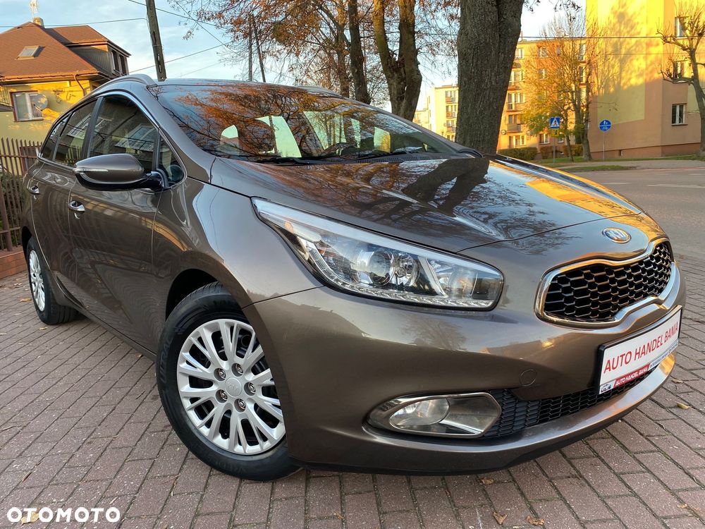 Kia Ceed 1.6 GDI Dream Team Edition - 18
