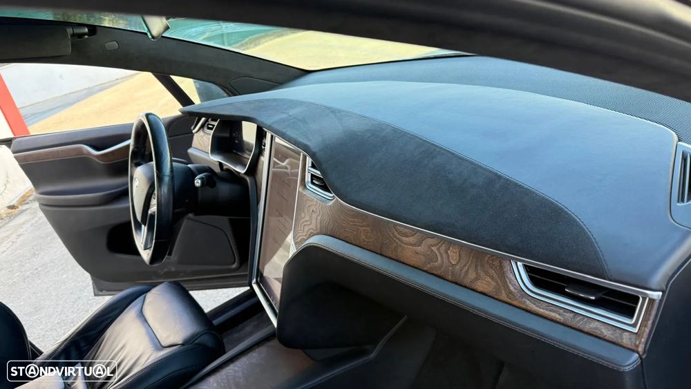 Tesla Model X 90D AWD - 10