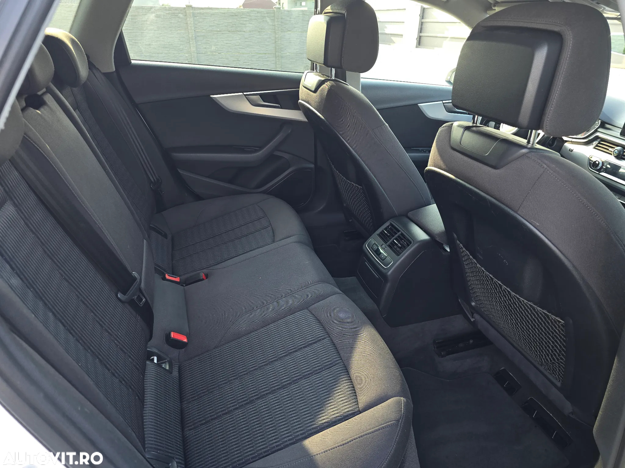 Audi A4 Avant 2.0 TDI ultra S tronic - 9