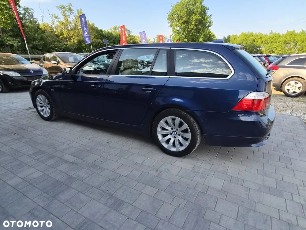 BMW Seria 5 520i - 11