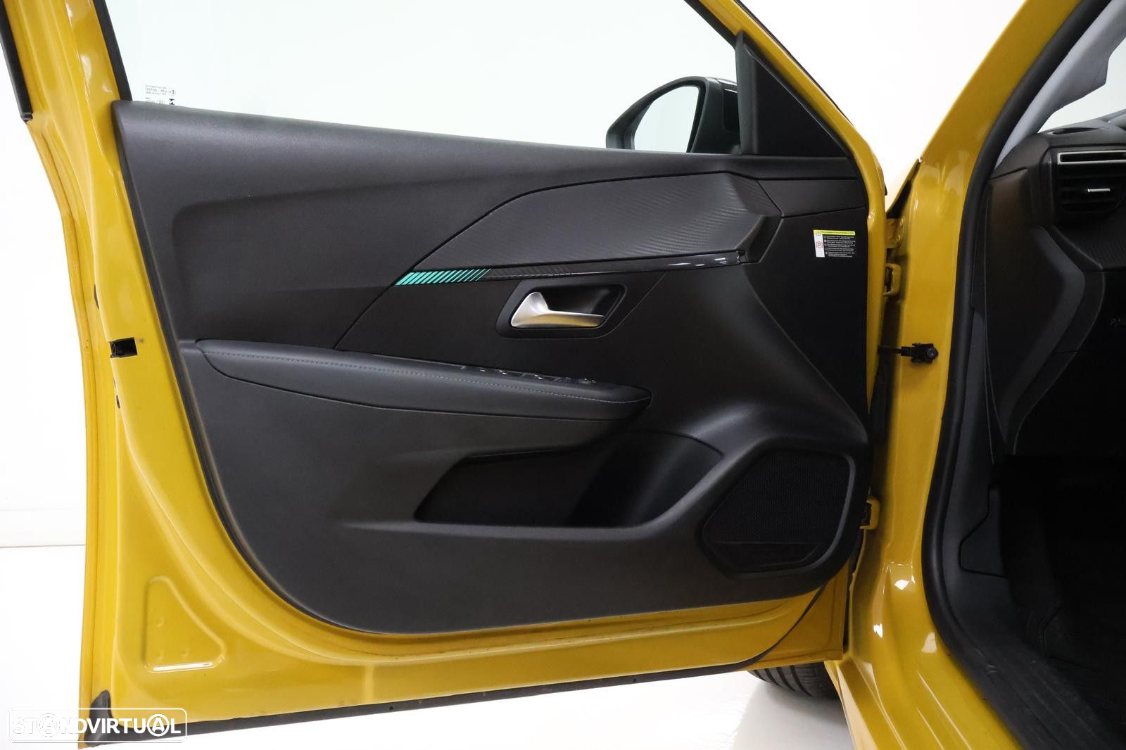 Peugeot 208 1.2 PureTech Allure EAT8 - 11