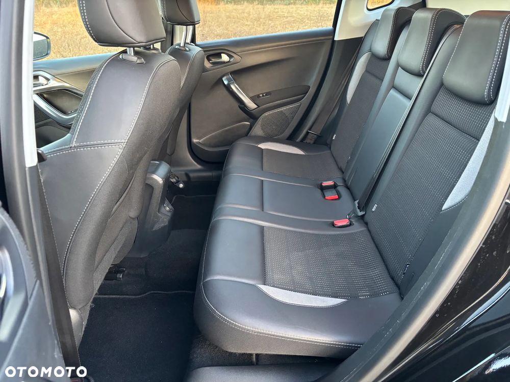 Peugeot 2008 1.6 BlueHDi Allure - 11