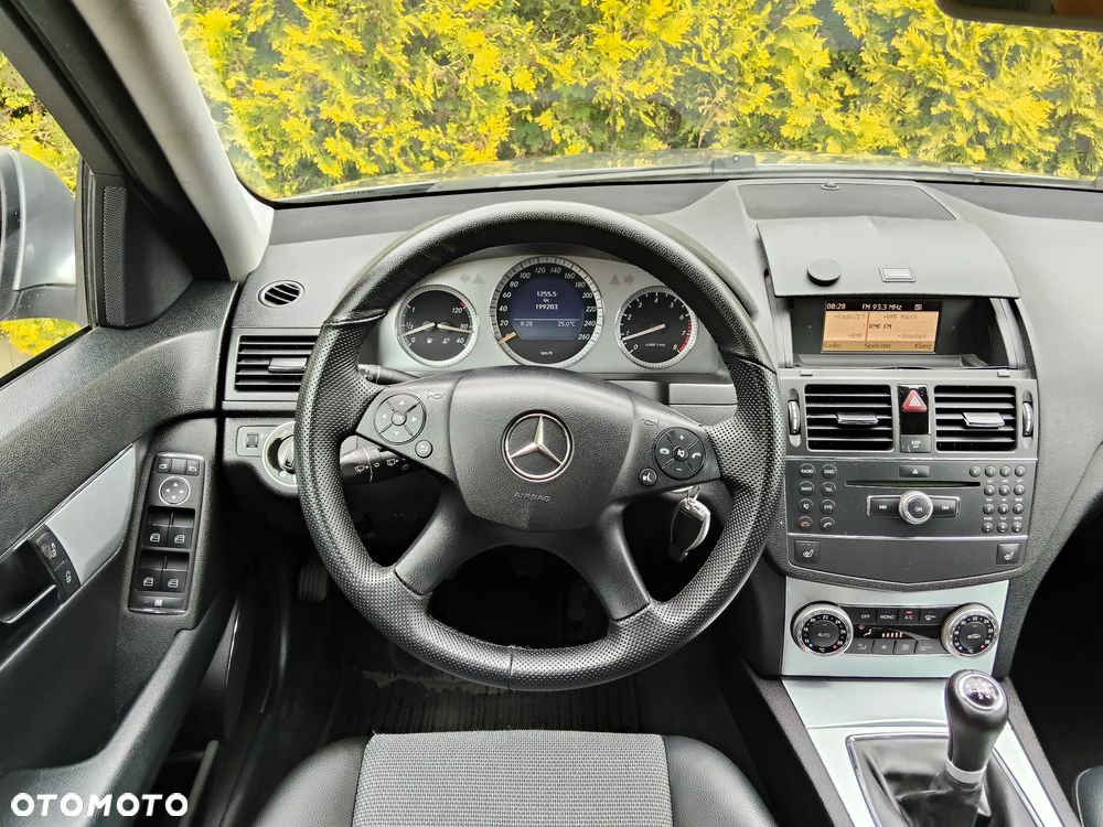 Mercedes-Benz Klasa C 200 Avantgarde Edition - 8