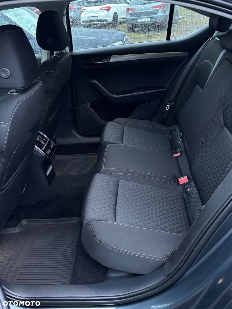 Skoda Superb 2.0 TDI DSG Premium Edition - 21