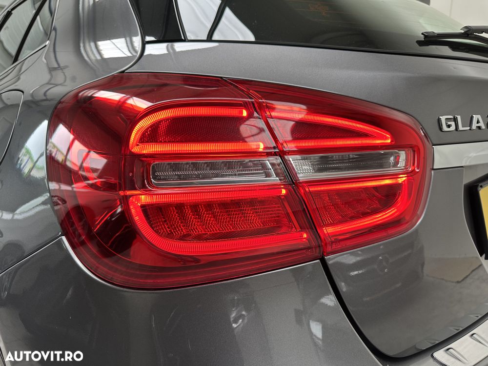 Mercedes-Benz GLA 200 7G-DCT - 24