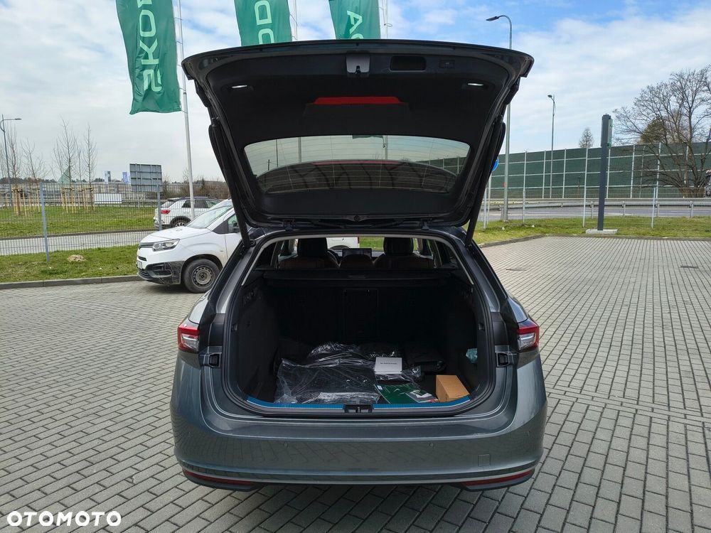 Skoda Superb 2.0 TDI SCR 4x4 L&K DSG - 13