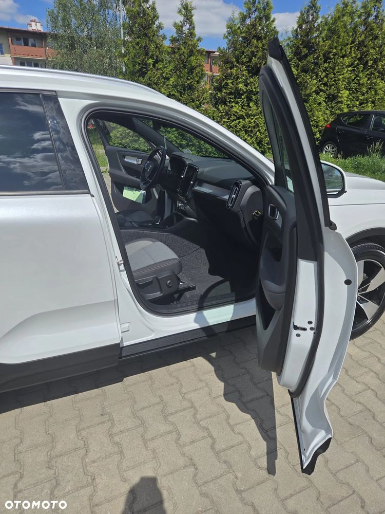 Volvo XC 40 T3 Momentum Pro - 3