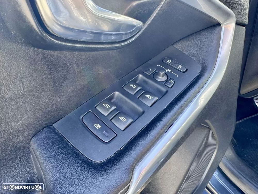 Volvo V40 1.6 D2 R-Design Powershift - 13