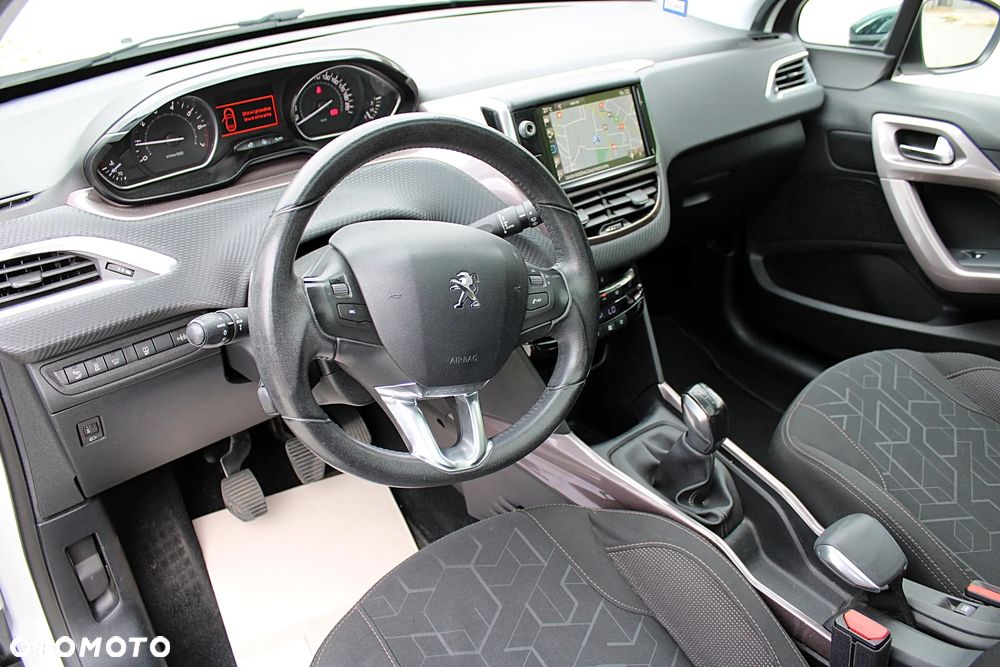 Peugeot 2008 - 12