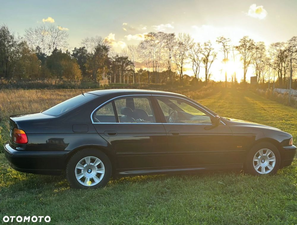 BMW Seria 5 525i - 2