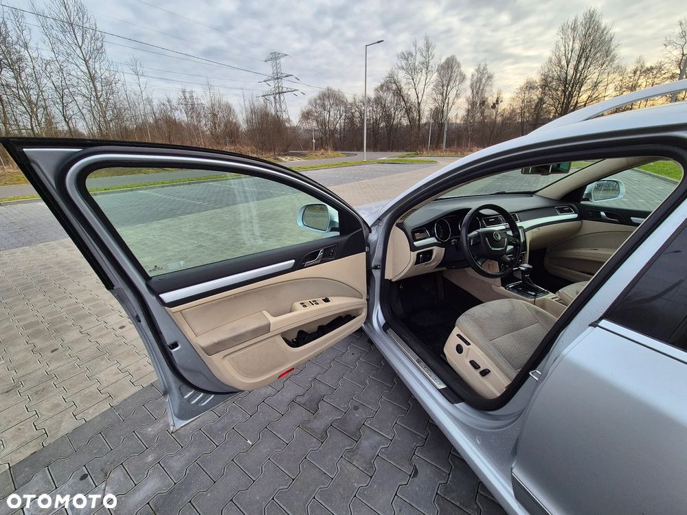 Skoda Superb 2.0 TDI 4x4 DSG Elegance - 10