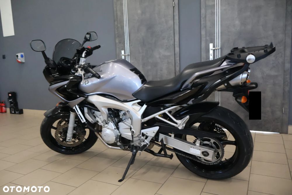 Yamaha FZ - 12